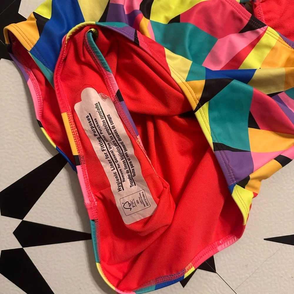 NWOT Geo Cut Out One Piece Swimsuit - Picture 8 of 8